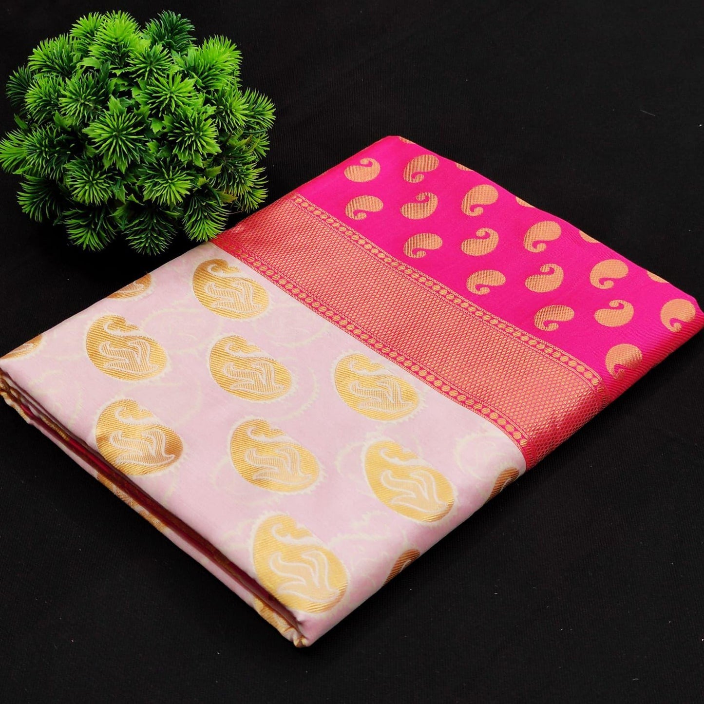 Silk Saree with keri Floral Jangla in the Shades of Pink