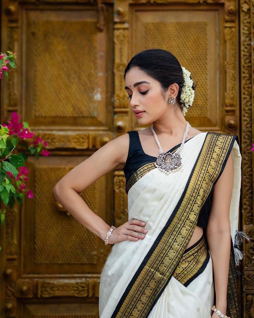 NEW LAUNCHING WHITE SAREE