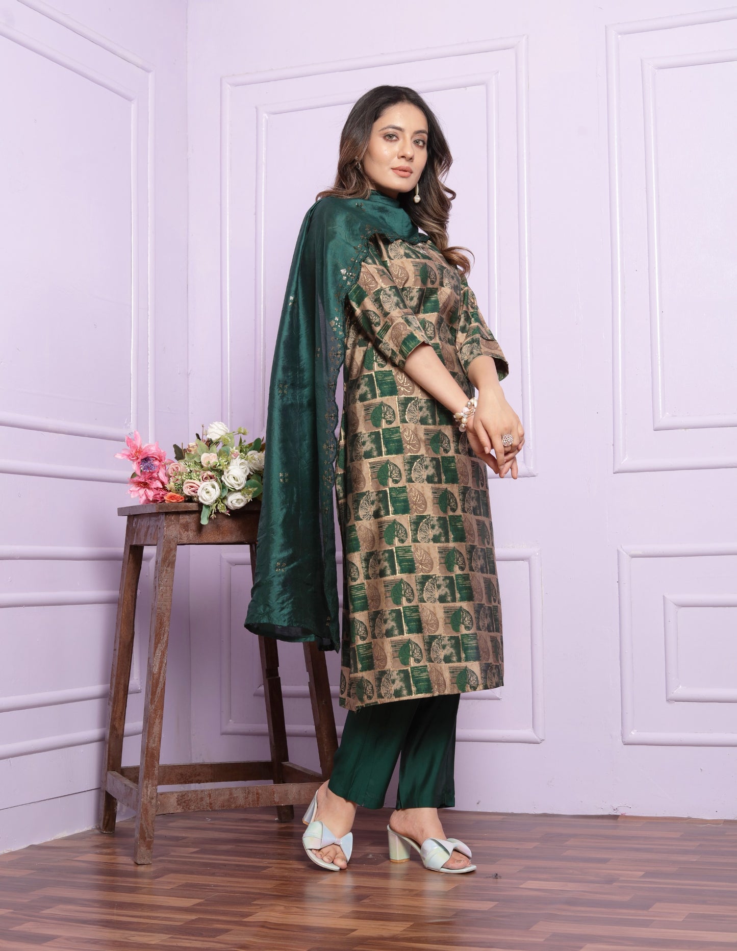 LV SAKHI V Neck Straight Kurti With Pent