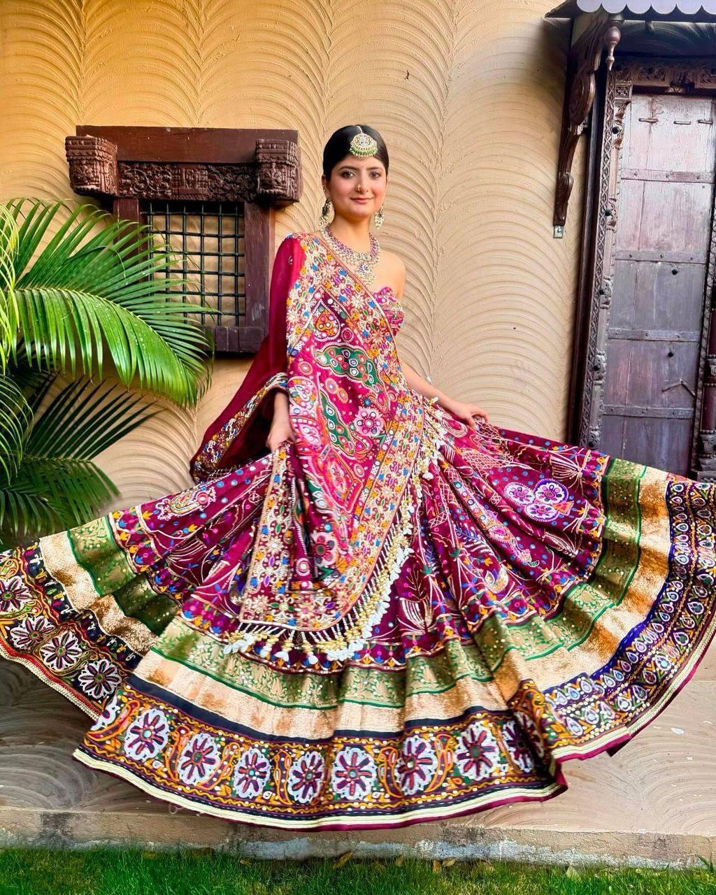 NEW NAVRATRI SPECIAL DESIGNER PRINTED LAHENGA CHOLI