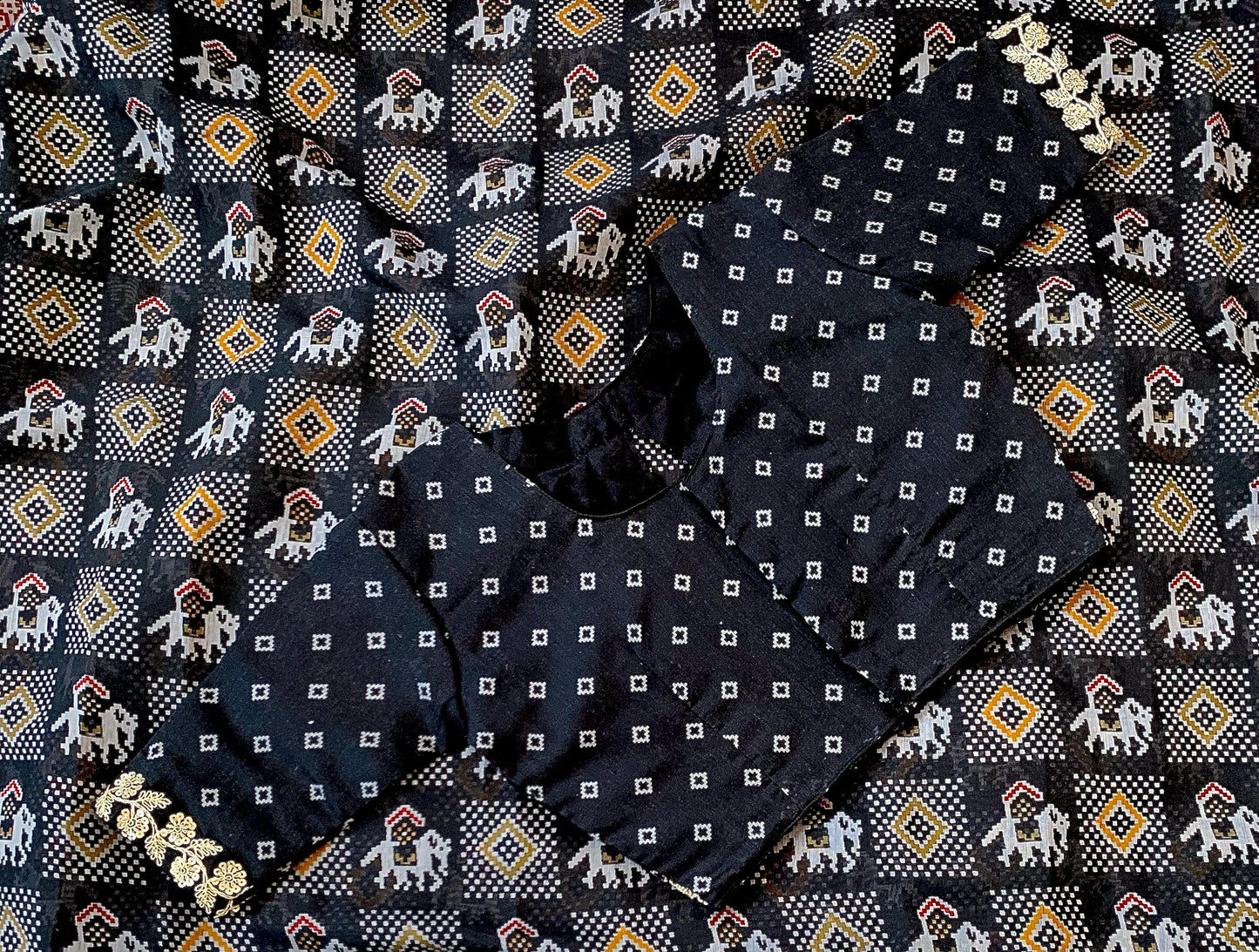LV-SAKHI-Linen Cotton Fabric With Heavy Zari Border