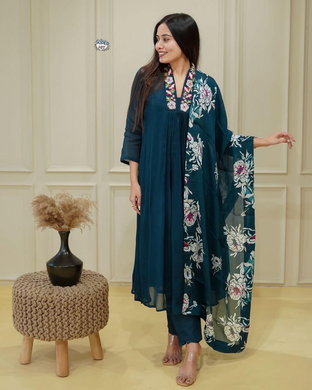LV-SAKHI Featuring beautiful Heavy Suit Set