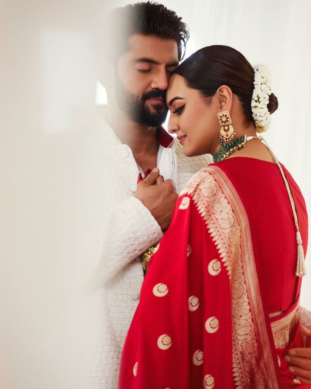 BEAUTIFUL RICH PALLU & JACQUARD WORK ON ALL OVER THE SAREE.