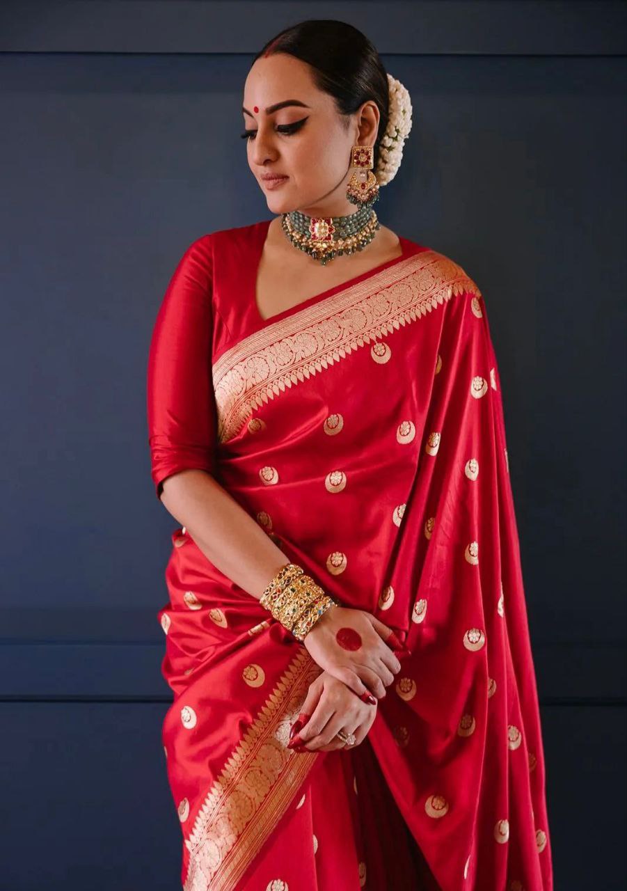 BEAUTIFUL RICH PALLU & JACQUARD WORK ON ALL OVER THE SAREE.