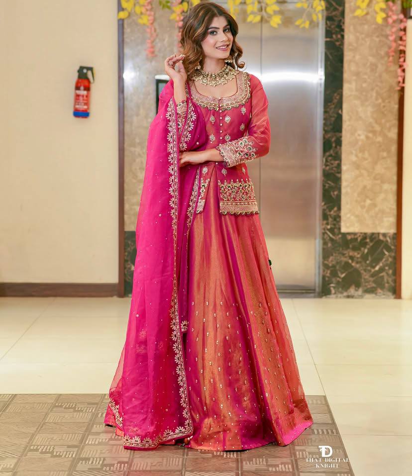 Designer Party Top Lehenga & Dupatta Set👗