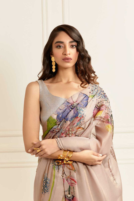 A glam Red Soft Silk Saree With Blouse Piece