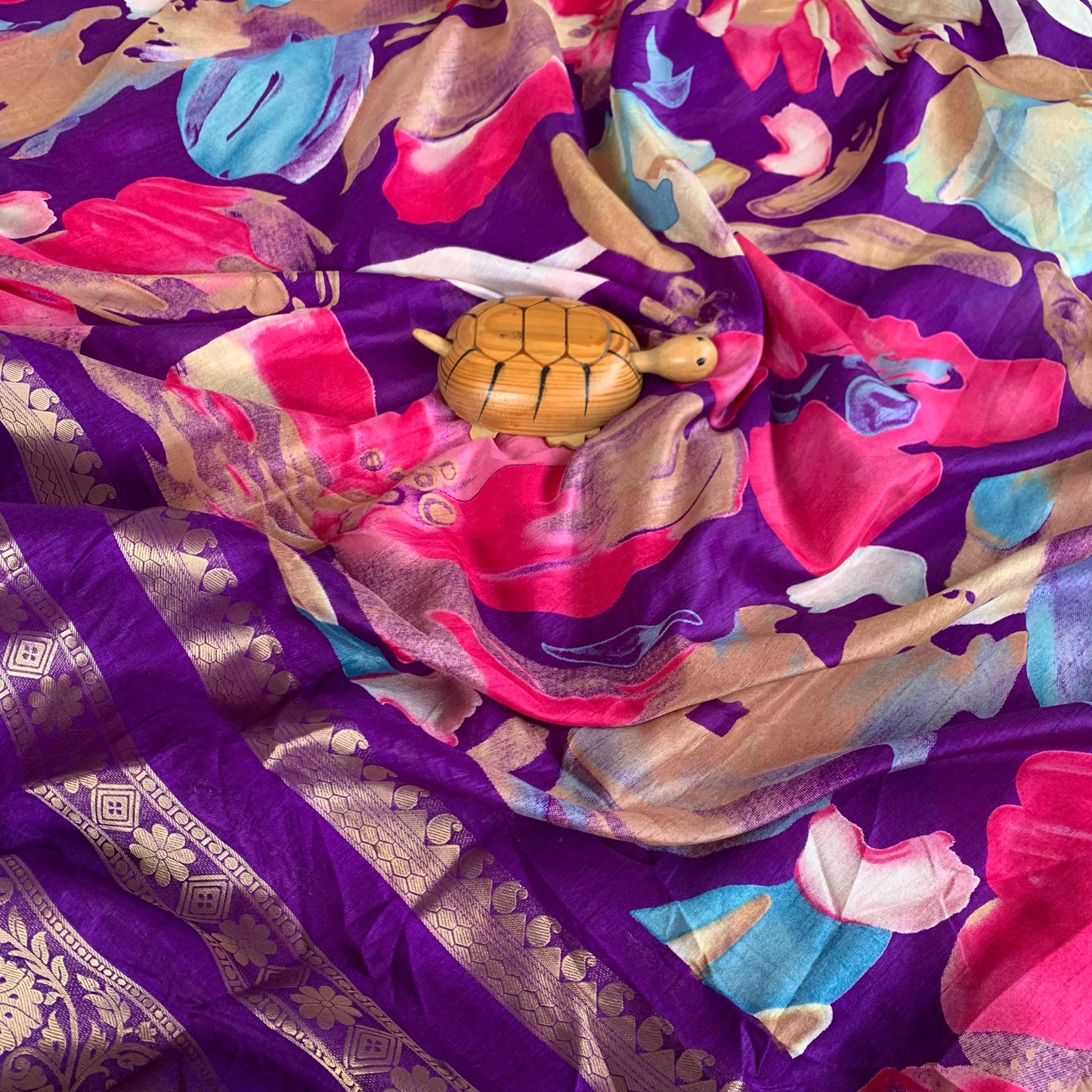 lv sakhi Dola Soft Silk Saree