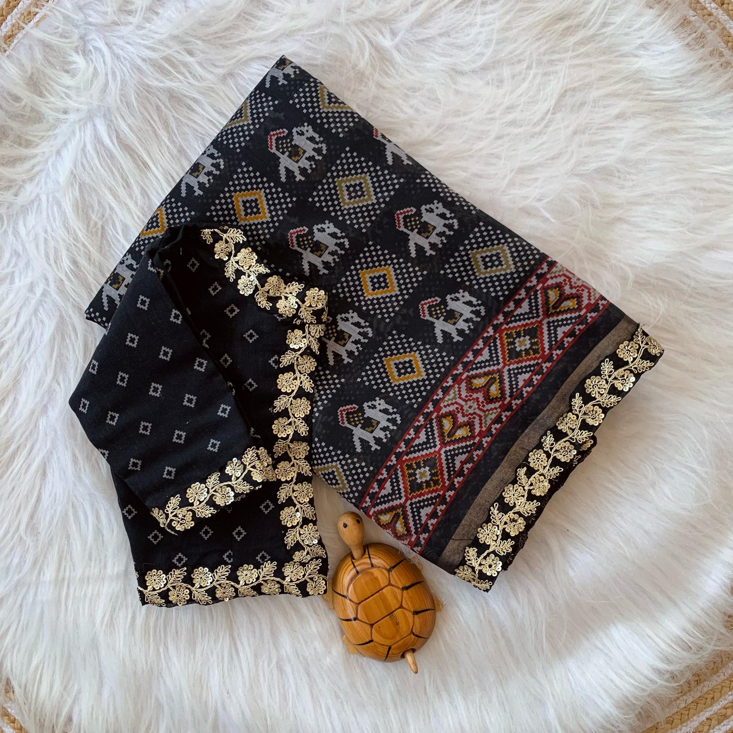 LV-SAKHI-Linen Cotton Fabric With Heavy Zari Border
